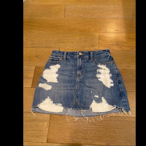 Hollister distressed jean skirt - Picture 2 of 4